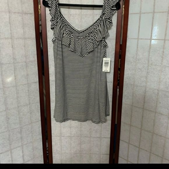 NWT🥰 TORRID Black and White Top Blouse Size 00X… - Picture 4 of 6